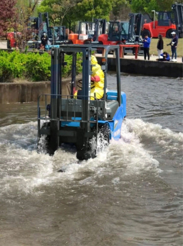 Электрический погрузчик DOLPHINLIFT DLE 30 TX 47