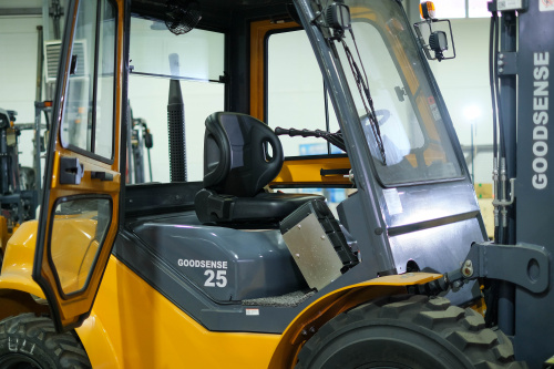 Дизельный погрузчик Goodsense Внедорожный погрузчик GOODSENSE FD25G-X3 3000М 2,5Т 4WD XINCHAI АРТ 10200002